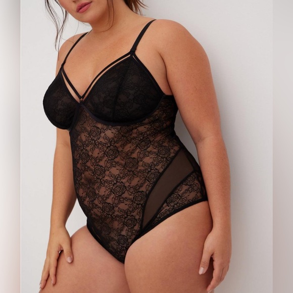 Black Lace & Mesh Strappy Bodysuit - Picture 6 of 6